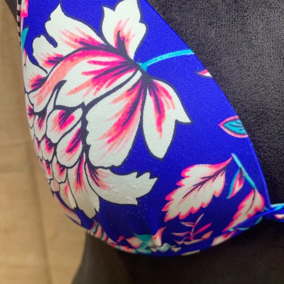 Shade & Shore Floral Bikini Top - Picture 7 of 11